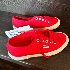 NWT Superga Sneakers Shoe 2.5 Size Unisex Boy Girl Red kids